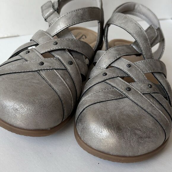 CLARKS Elizabelle Sea Pewter Metallic Sandals Strappy Flats - Picture 6 of 10